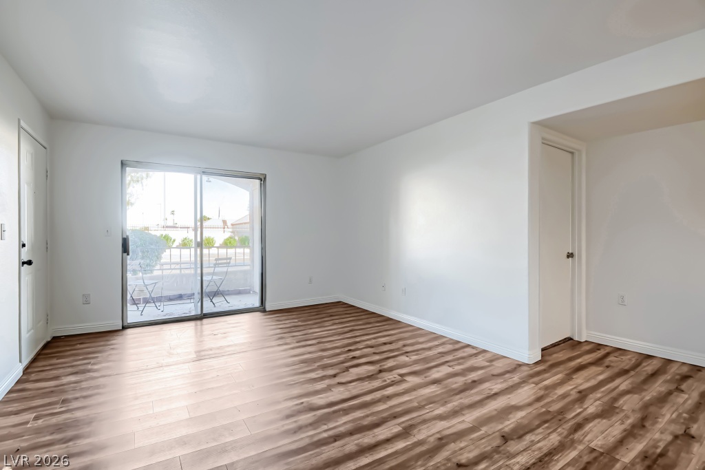 Photo 6 of 26, 7885 W Flamingo Road #1003