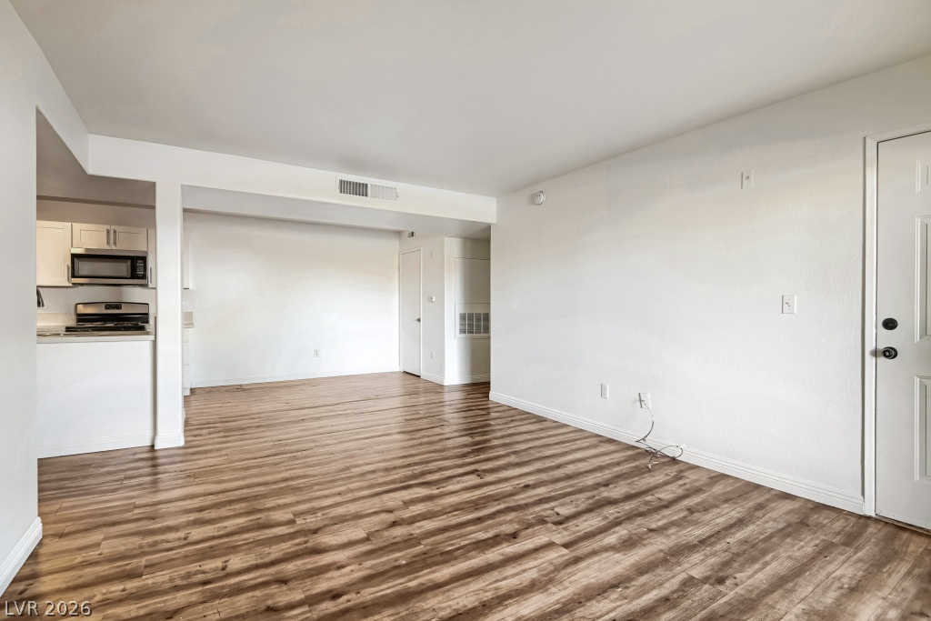 Photo 9 of 26, 7885 W Flamingo Road #1003