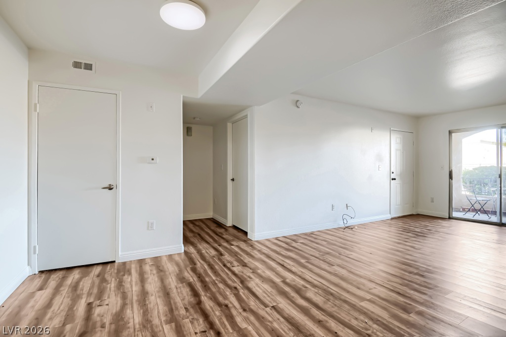 Photo 12 of 26, 7885 W Flamingo Road #1003