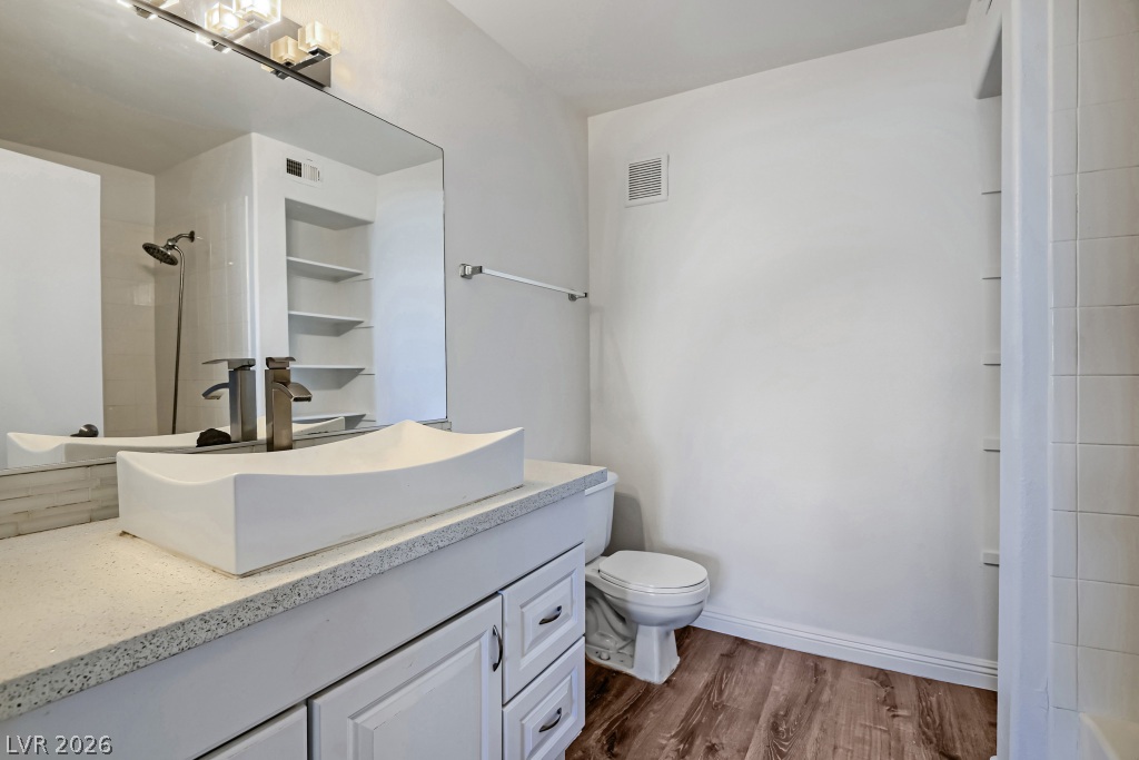 Photo 19 of 26, 7885 W Flamingo Road #1003