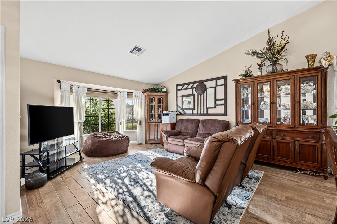 Photo 8 of 31, 3729 Rockland Drive