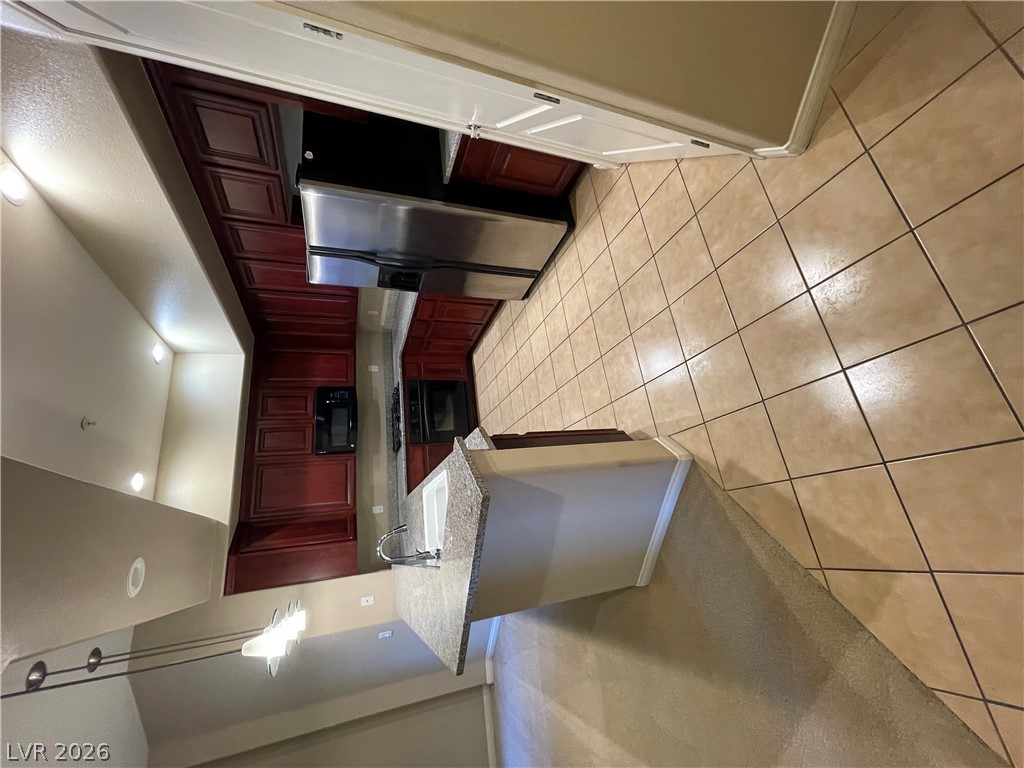 Photo 4 of 32 E Serene Avenue #407