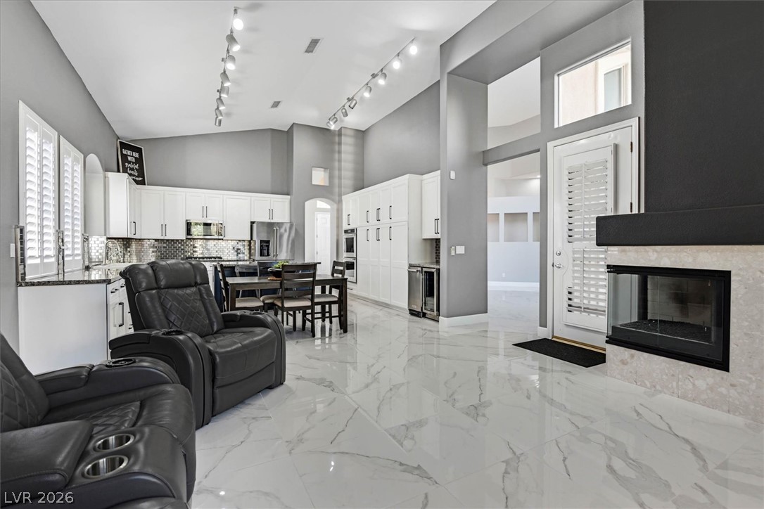Photo 8 of 48, 2077 Jupiter Hills Lane