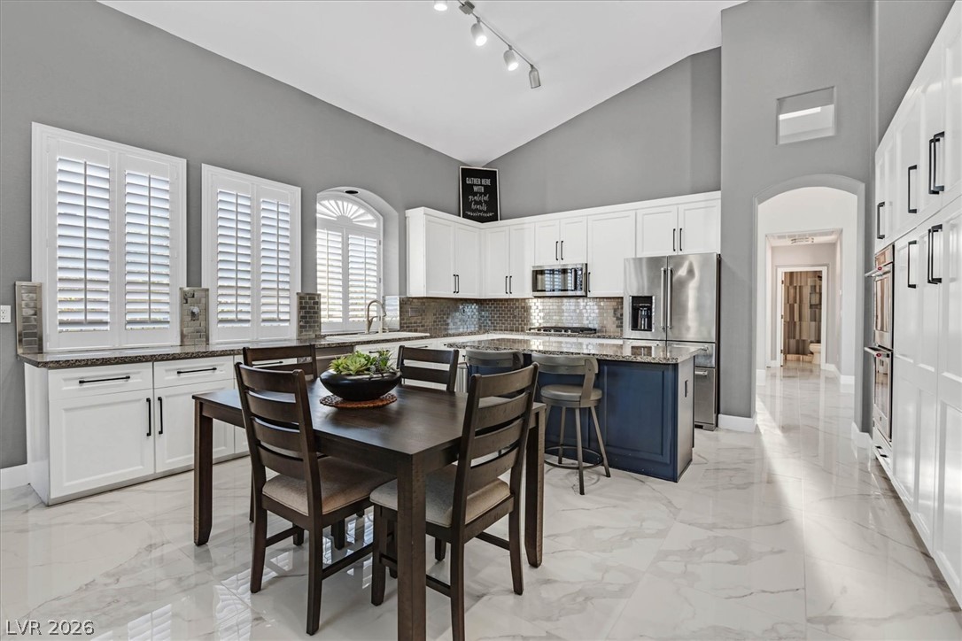Photo 9 of 48, 2077 Jupiter Hills Lane