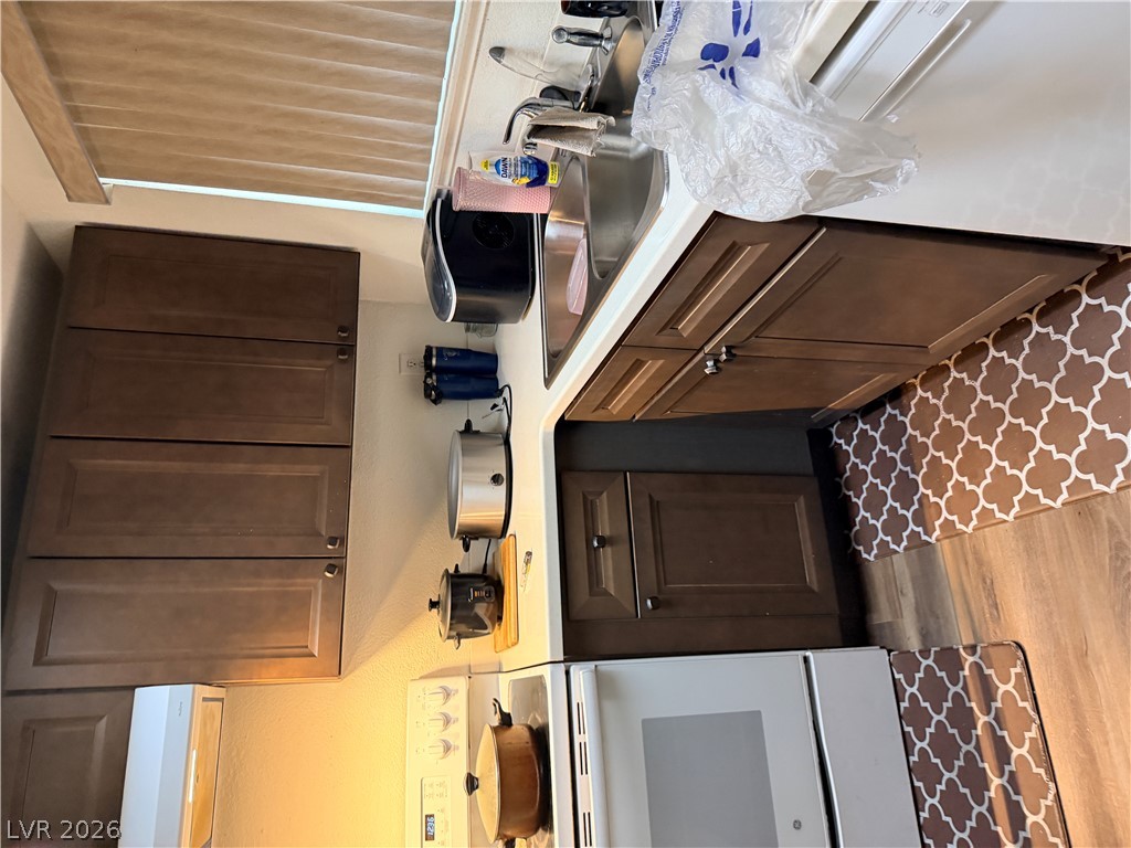 Photo 14 of 33, 2350 Cardiff Lane #C