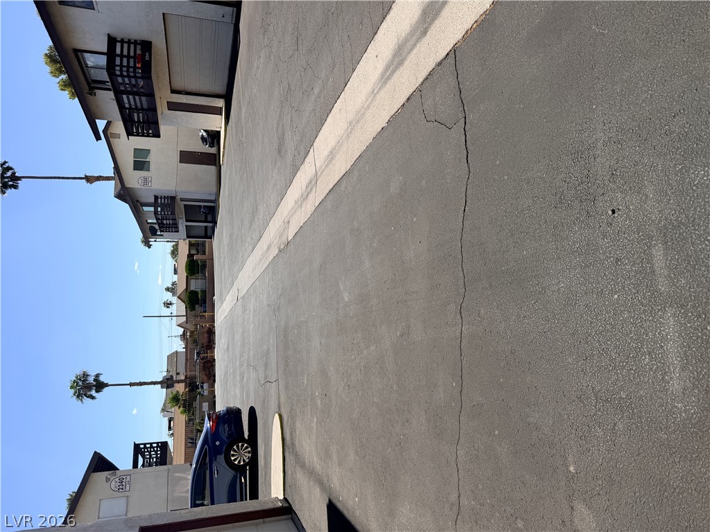 Photo 26 of 33, 2350 Cardiff Lane #C