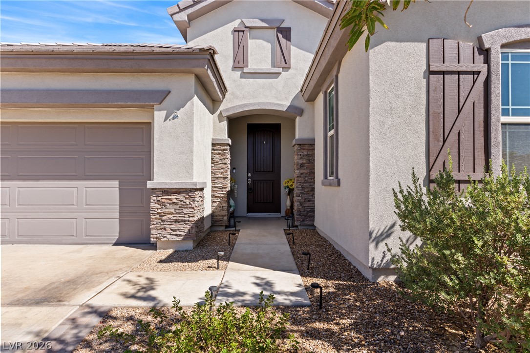 Photo 5 of 467 Cliffrose Avenue