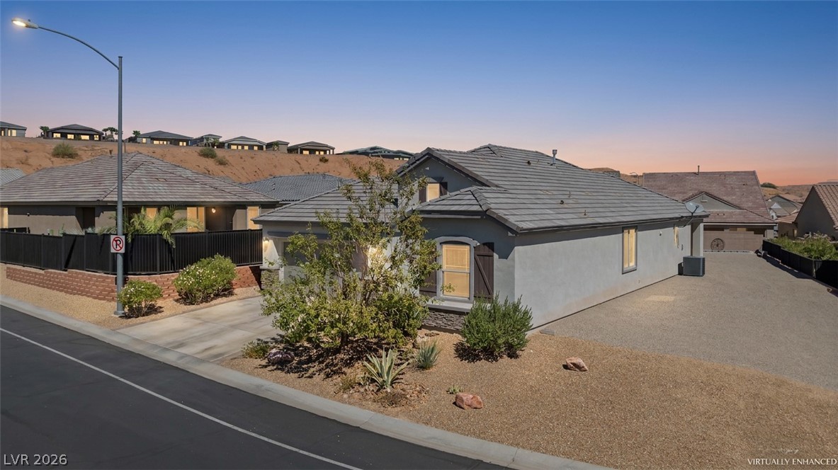 Photo 3 of 467 Cliffrose Avenue