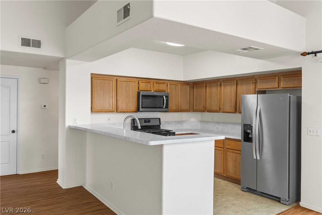 Photo 10 of 40, 1501 Truett Street #203
