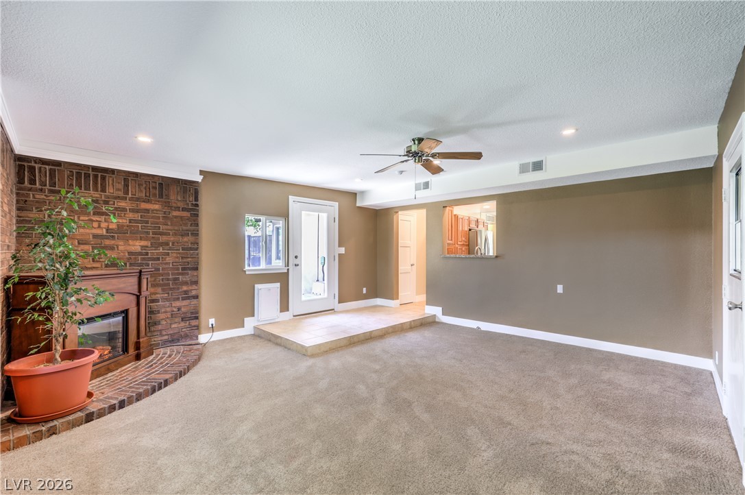 Photo 15 of 48, 712 Aztec Place