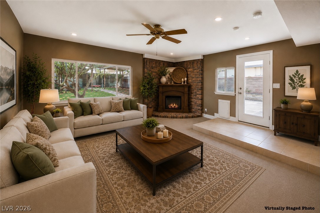 Photo 13 of 48, 712 Aztec Place