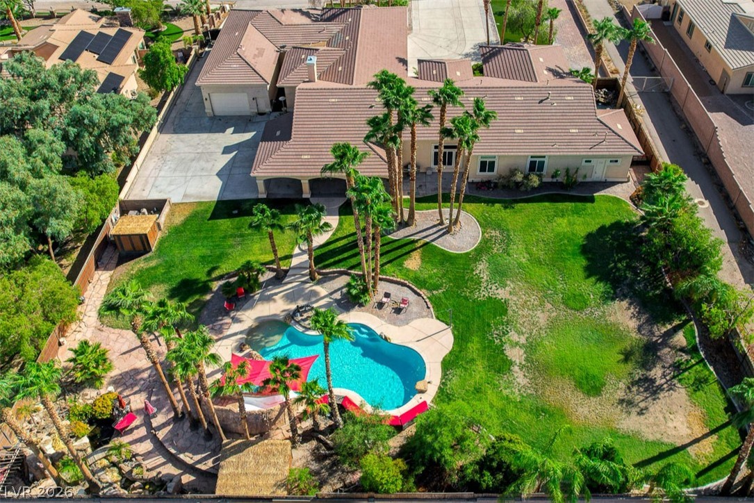 Photo 3 of 410 E Paradise Hills Drive