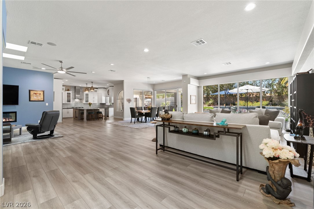 Photo 7 of 57, 2227 Versailles Court