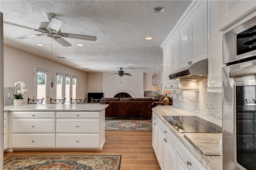 Photo 6 of 74, 3753 Meadowcrest Drive