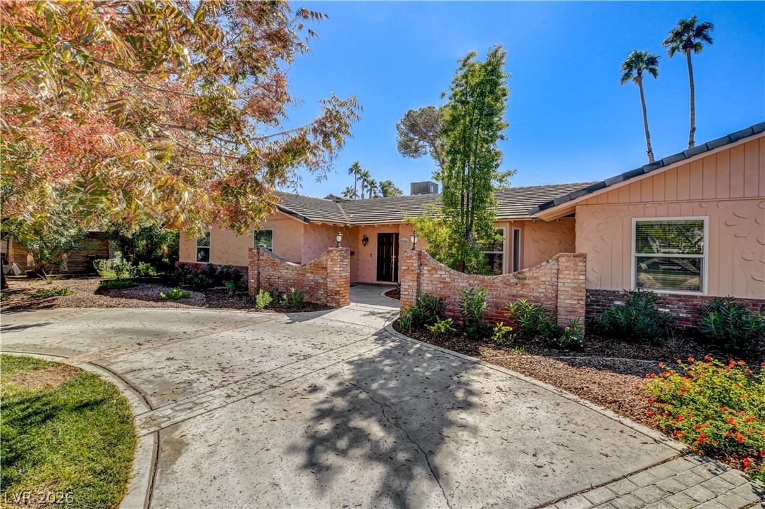 Photo 7 of 74, 3753 Meadowcrest Drive