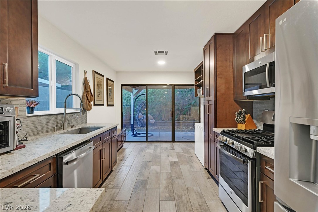 Photo 11 of 32, 129 Wynntry Drive