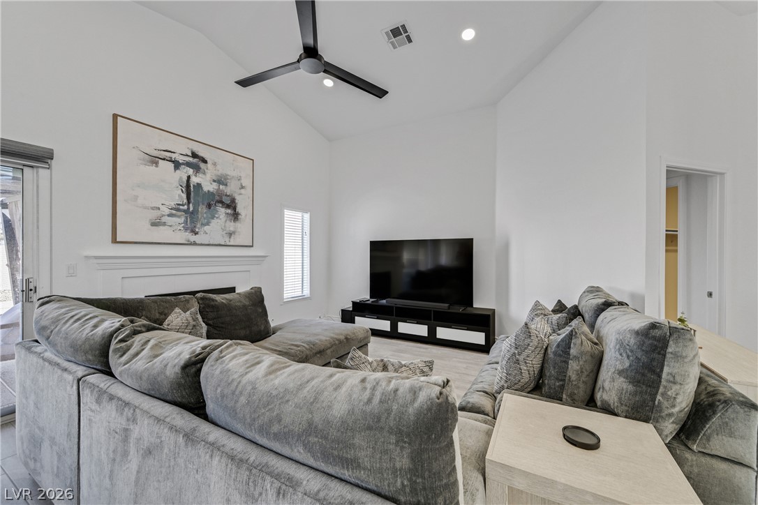 Photo 5 of 1828 Escondido Terrace