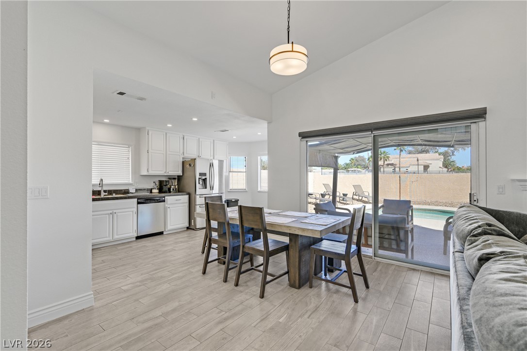 Photo 3 of 1828 Escondido Terrace