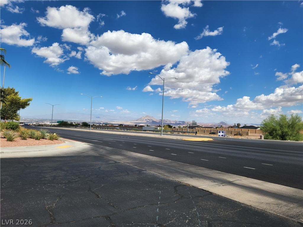 Photo 30 of 40, 231 W Horizon Ridge Parkway #924