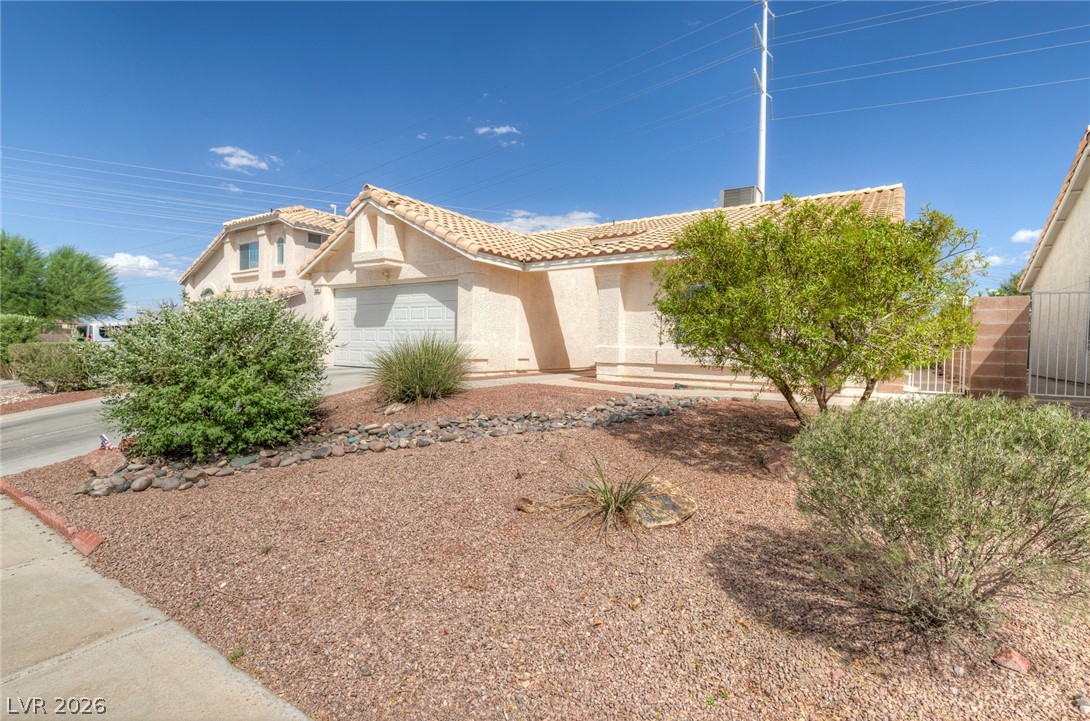 Photo 3 of 918 Ambusher Street