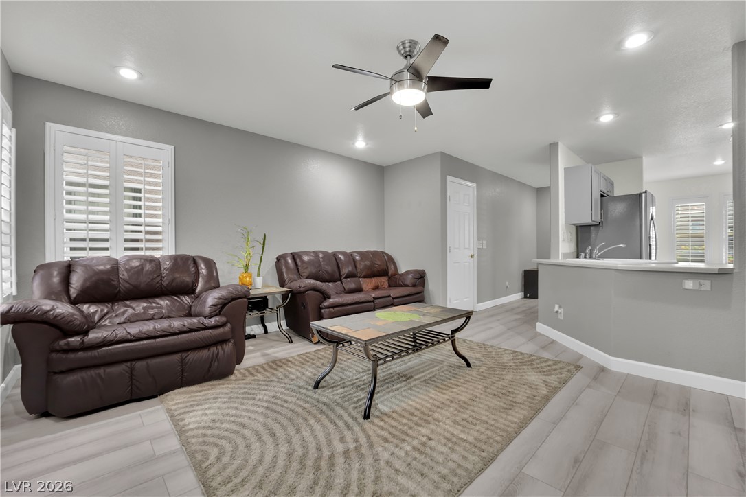 Photo 7 of 33, 9160 Badby Avenue
