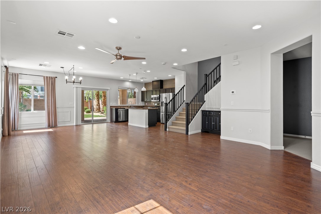 Photo 5 of 1021 Chestnut Chase Street