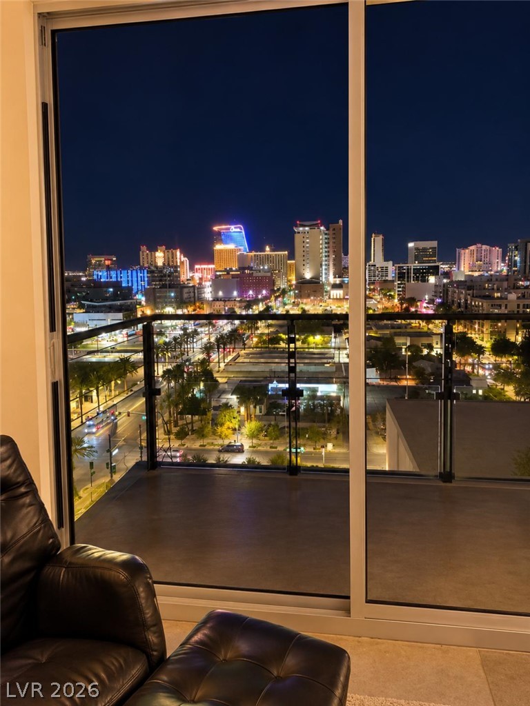 Photo 9 of 28, 200 Hoover Avenue #1009