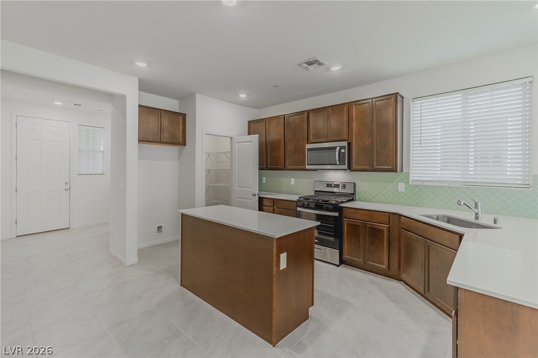 Photo 13 of 53, 3765 Osiris Avenue