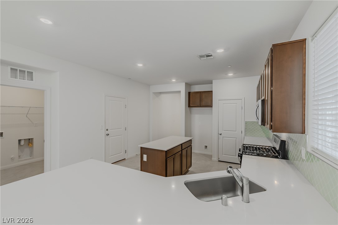 Photo 15 of 53, 3765 Osiris Avenue