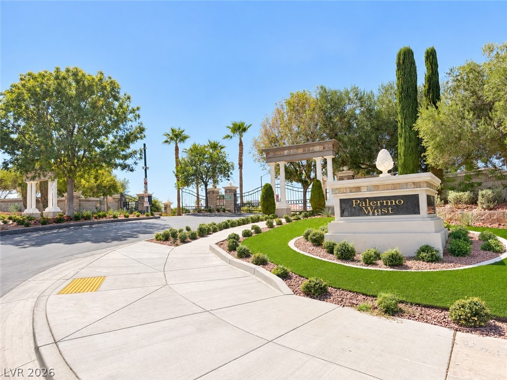 1472 Dragon Rock Drive, Henderson 89052