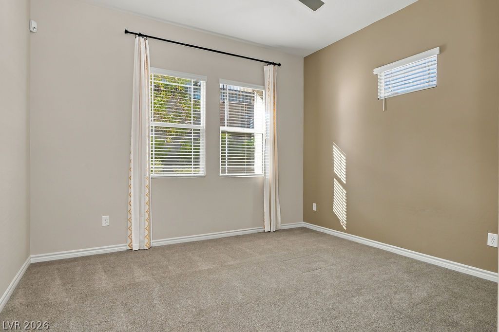 Photo 18 of 54, 929 Silverfir Court