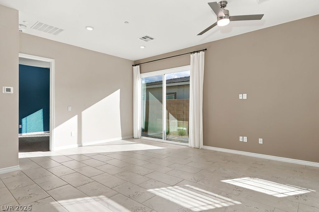 Photo 10 of 54, 929 Silverfir Court