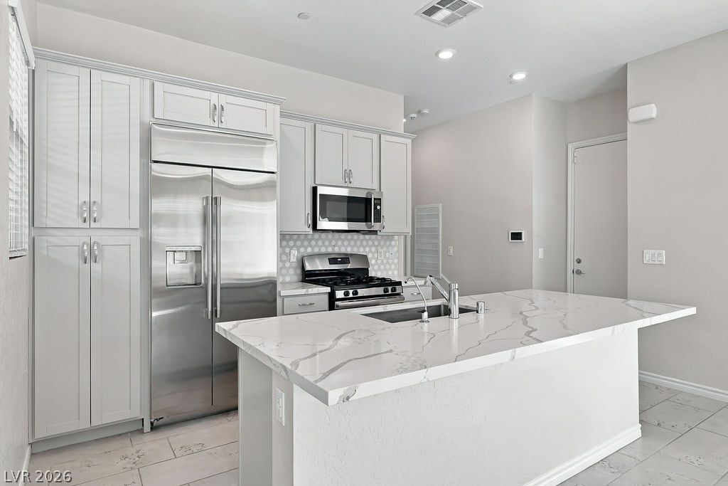 Photo 14 of 54, 929 Silverfir Court