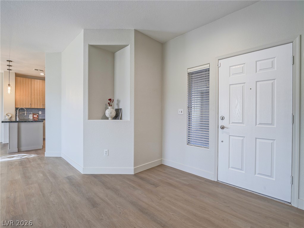 Photo 4 of 1510 Fieldbrook Street