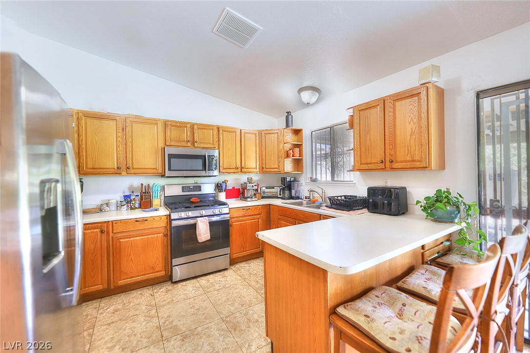 Photo 8 of 22, 6146 Cedarwood Avenue