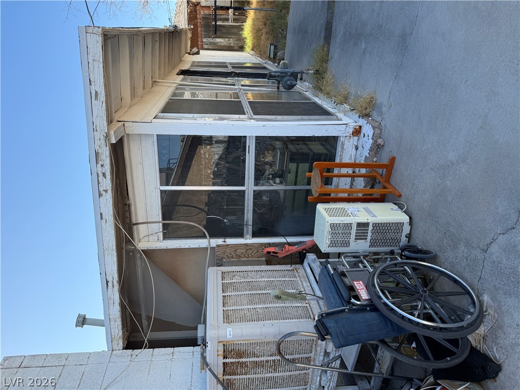 Photo 18 of 20, 931 Center Street