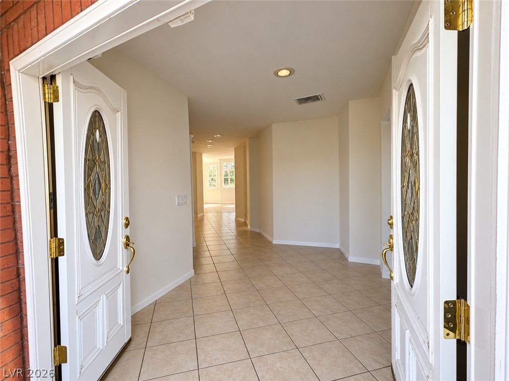 Photo 9 of 27, 2823 Queens Courtyard Drive