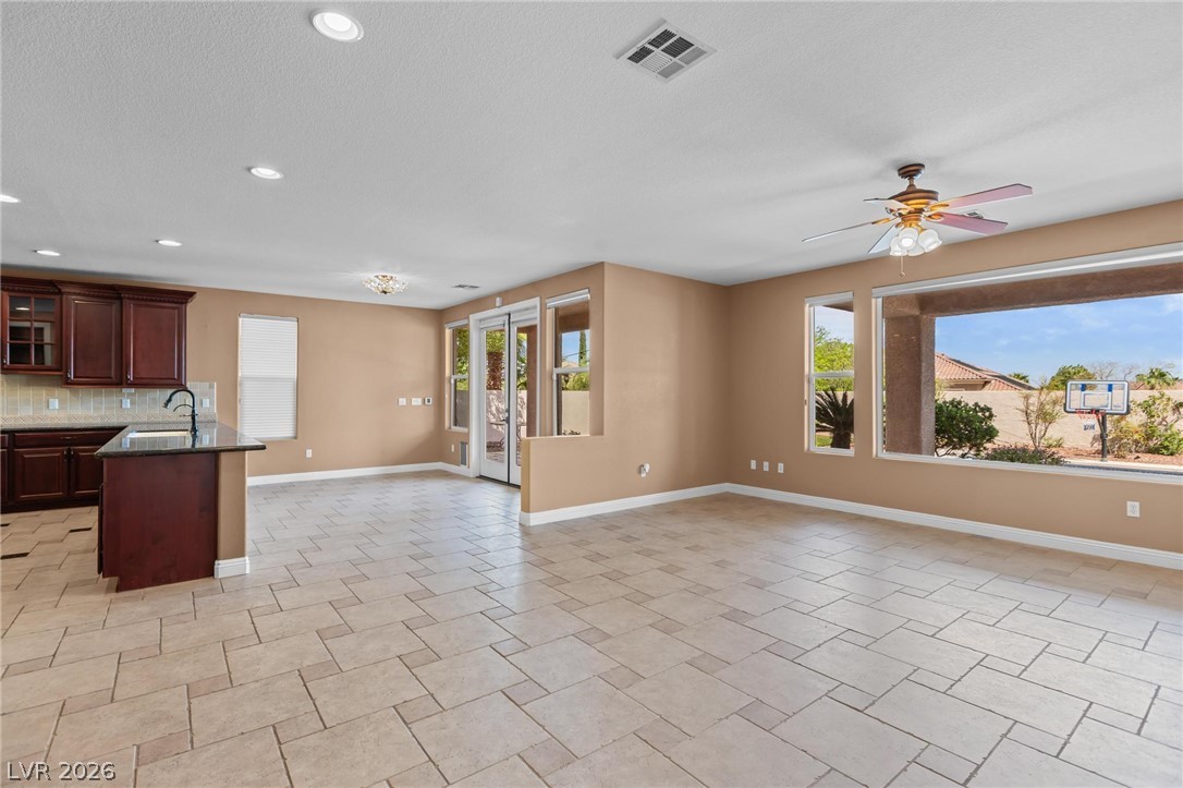 Photo 13 of 61, 2982 Hammerwood Drive