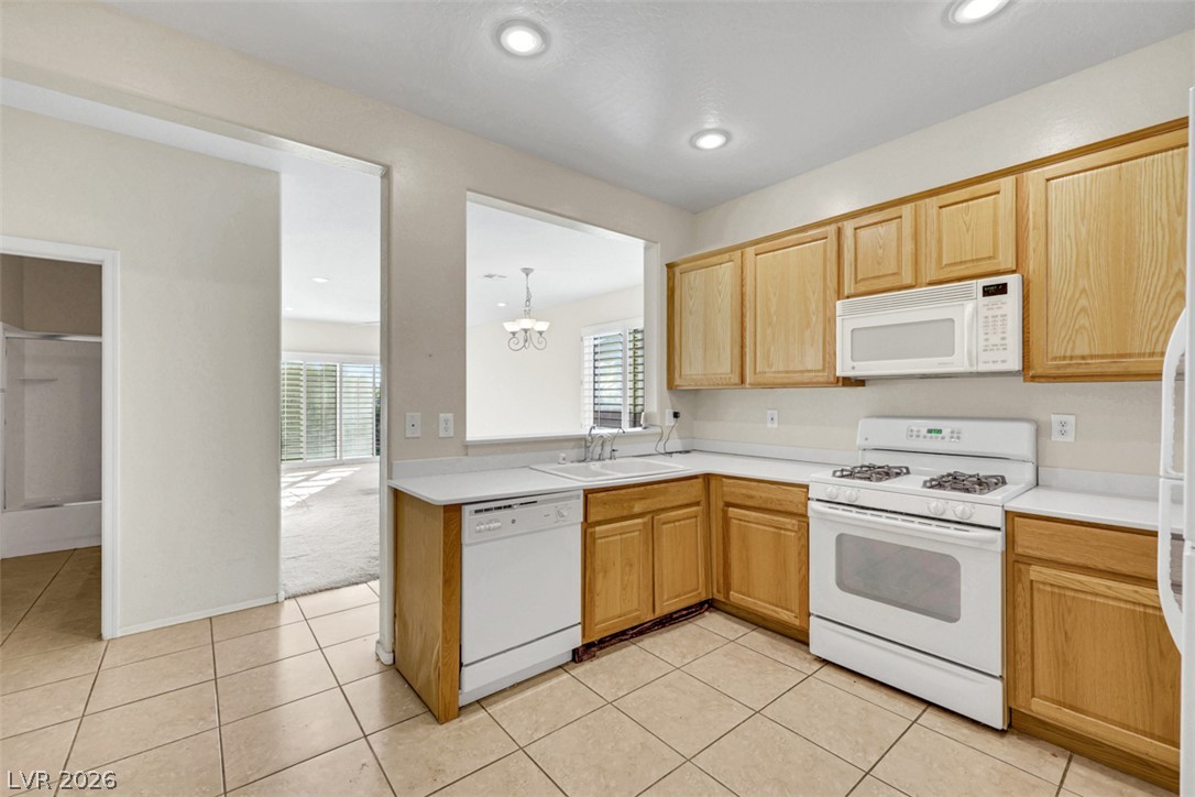 Photo 5 of 2557 CORVUS Street