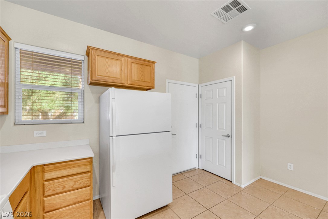 Photo 7 of 34, 2557 CORVUS Street