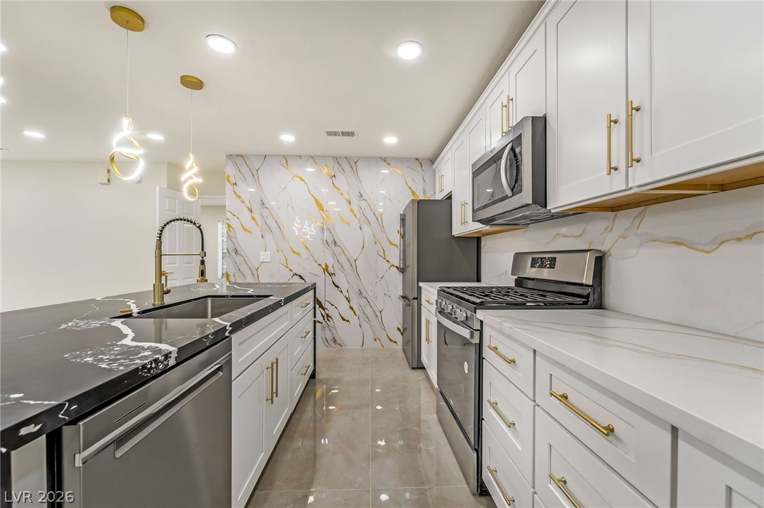 Photo 6 of 28, 2200 S Fort Apache Road #2073