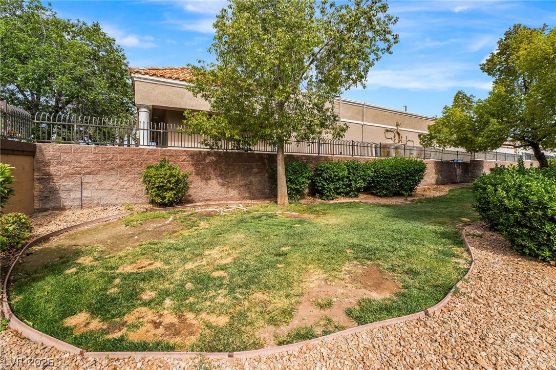 Photo 23 of 28, 2200 S Fort Apache Road #2073