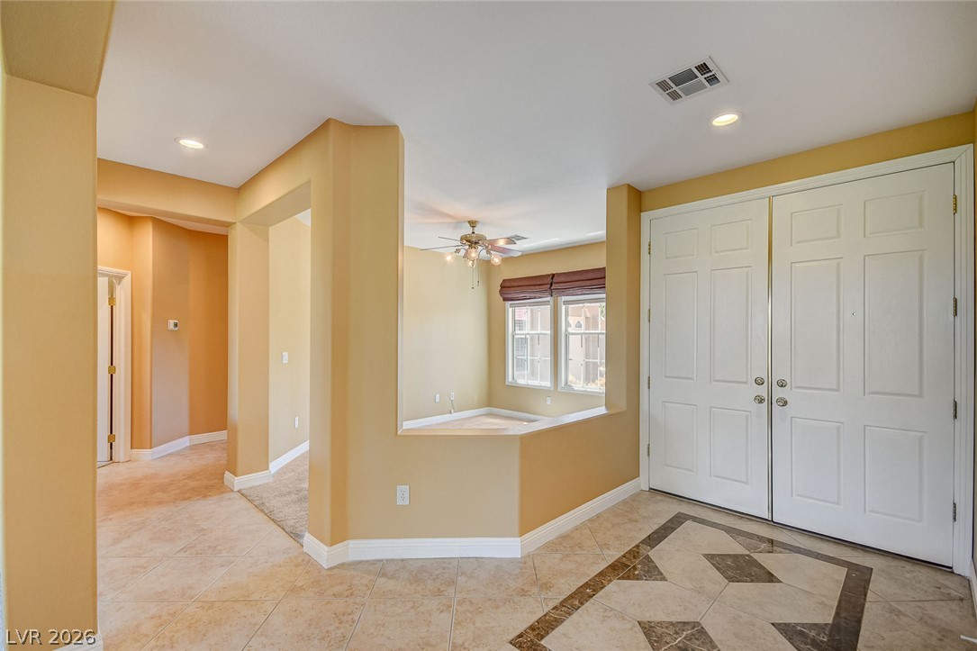 Photo 4 of 4648 Riva De Romanza Street
