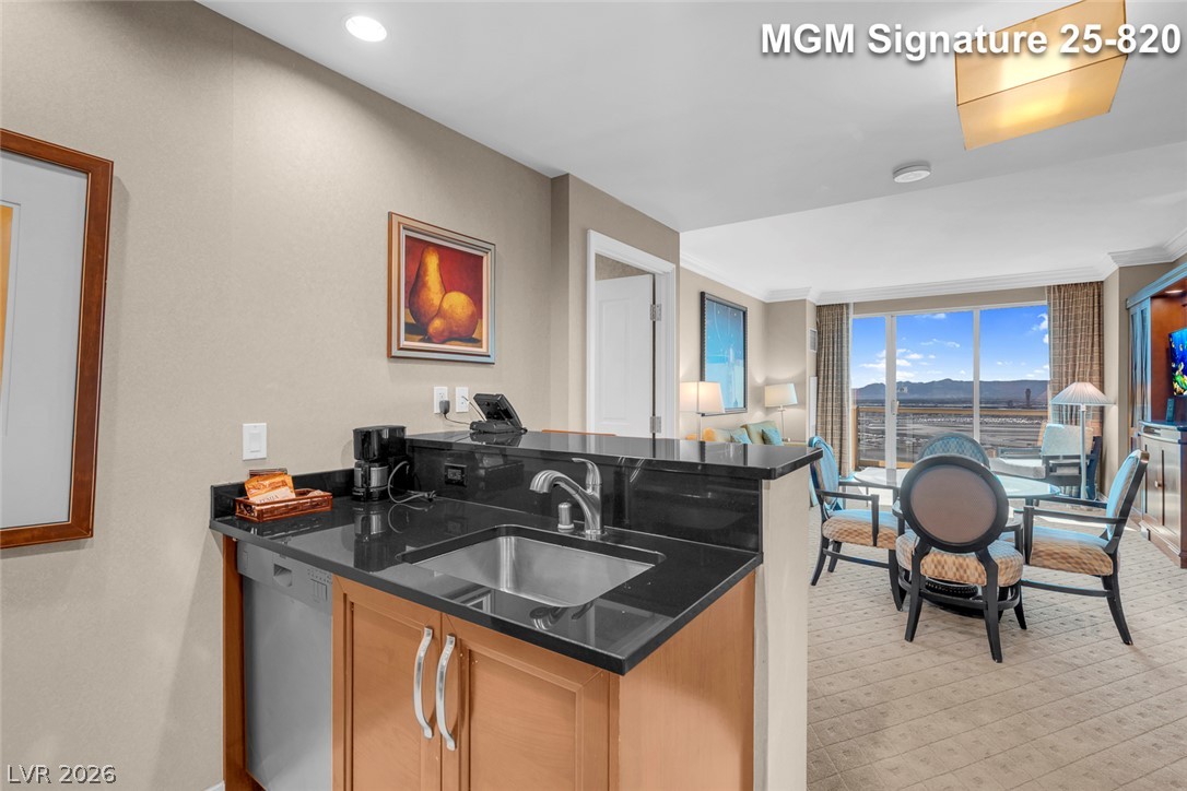 Photo 22 of 86, 125 E Harmon Avenue #2520