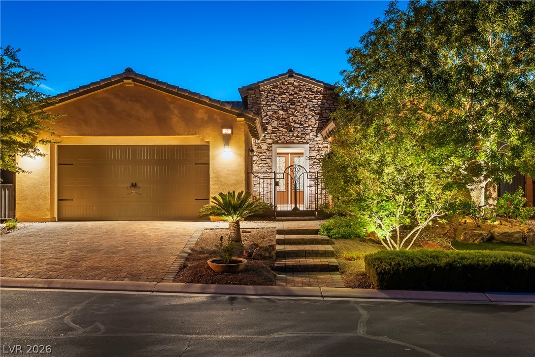 27 Contrada Fiore Drive, Henderson 89011