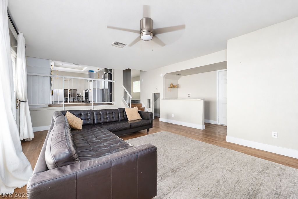 Photo 4 of 1662 Papaya Court
