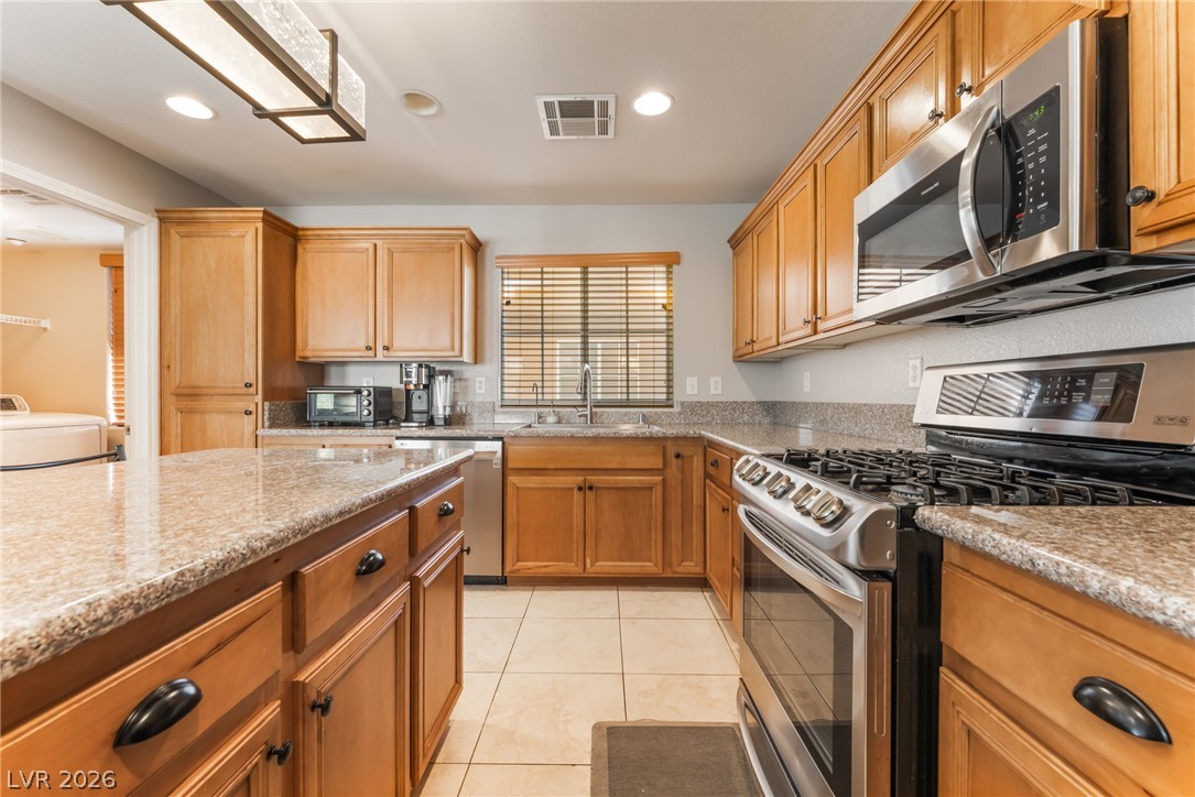 Photo 9 of 27, 8929 James Carl Court
