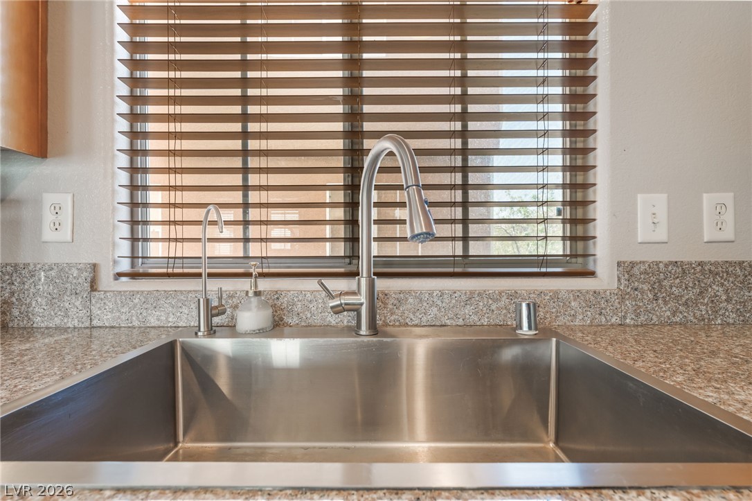 Photo 11 of 27, 8929 James Carl Court