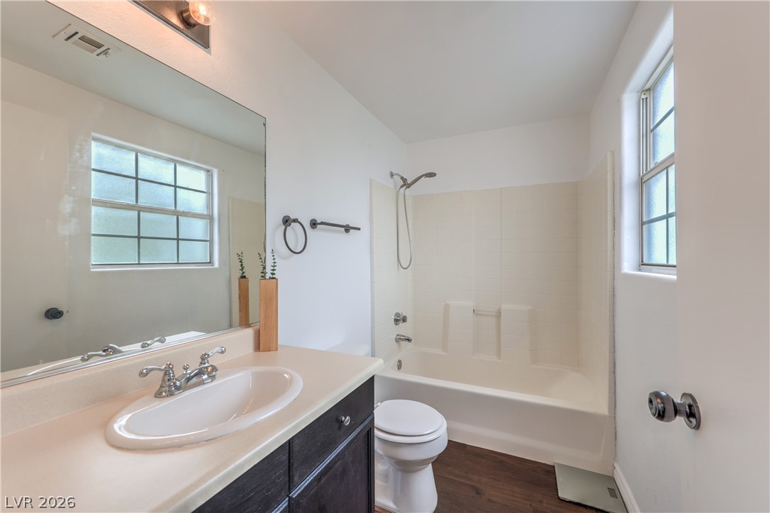 Photo 23 of 32, 5330 E Charleston Boulevard #44