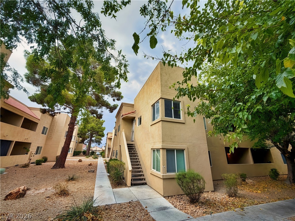 Photo 15 of 46, 1852 N Decatur Boulevard #101